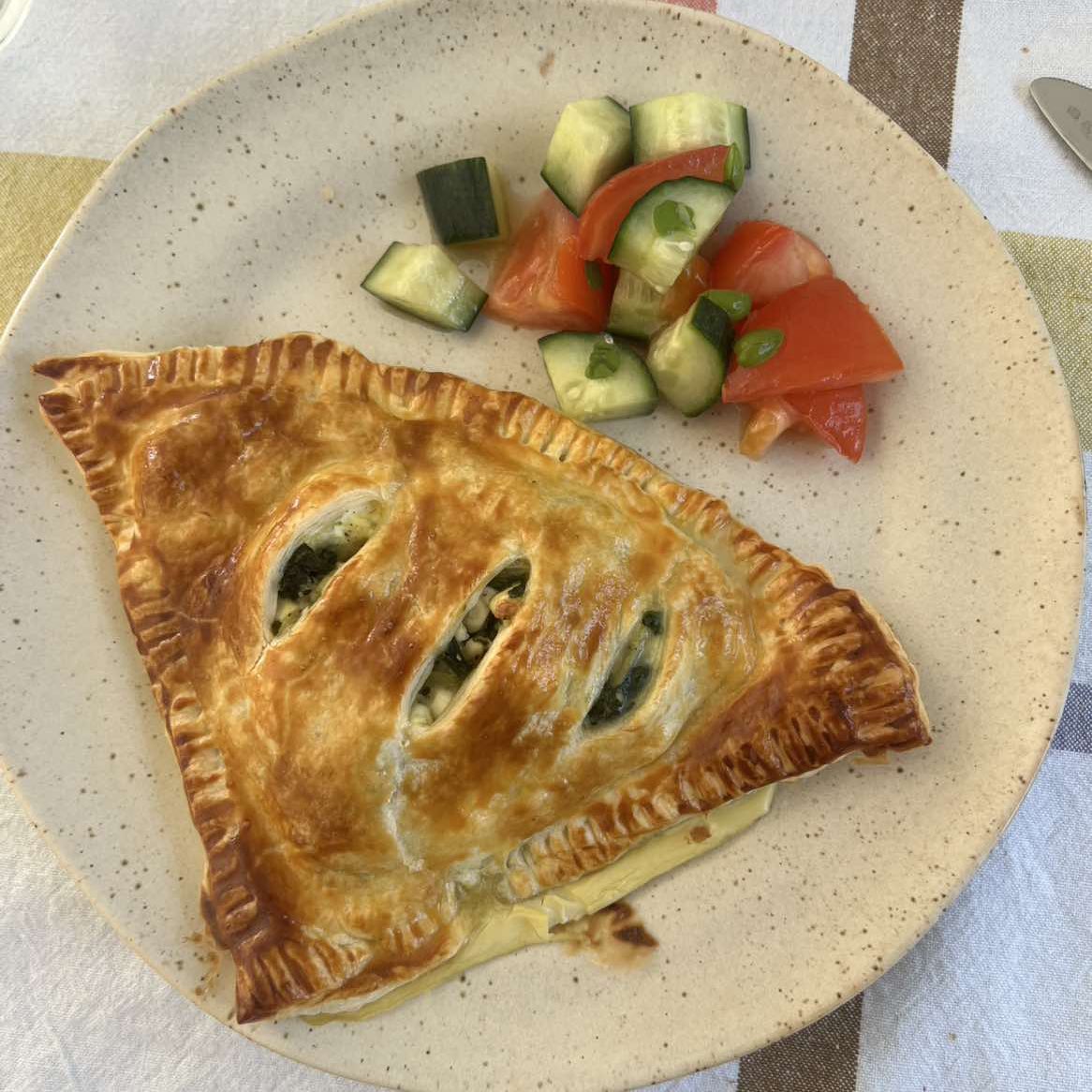 ほうれん草とフェタチーズのパイ包み焼